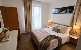 Jafar 3 - Comfort 2Br With Private Balcony